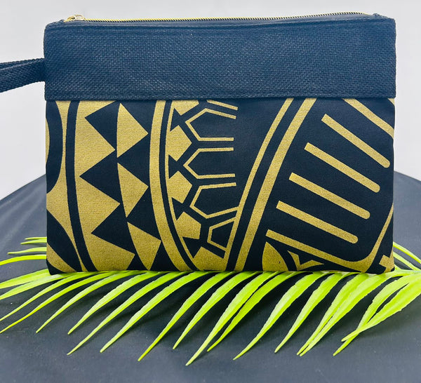 Wristlet Bag Samoan Design Black and Gold