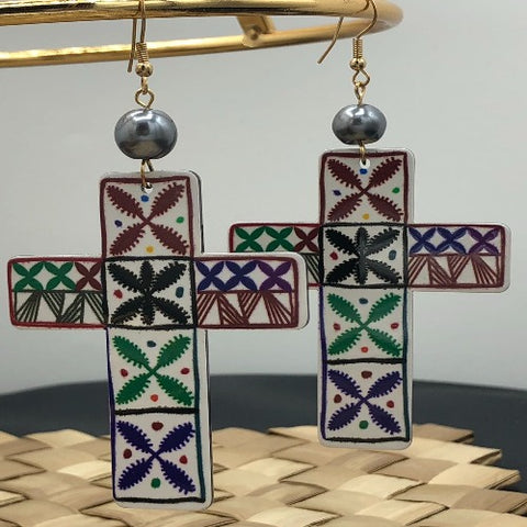 Cross style Samoan/Polynesian Design Earring with Black Pearl