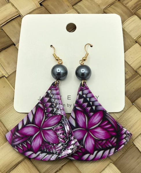 Cone-shaped drop Earring Samoan/Polynesian Design with black pearl
