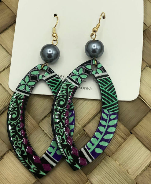 Samoan/Polynesian Design Earring With Black Pearl