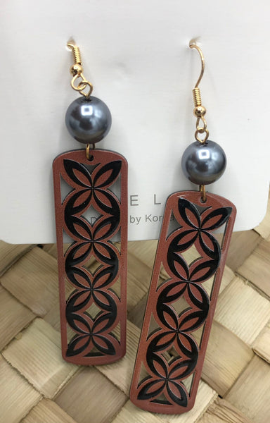 Samoan/Polynesian Design Earring with Black Pearl