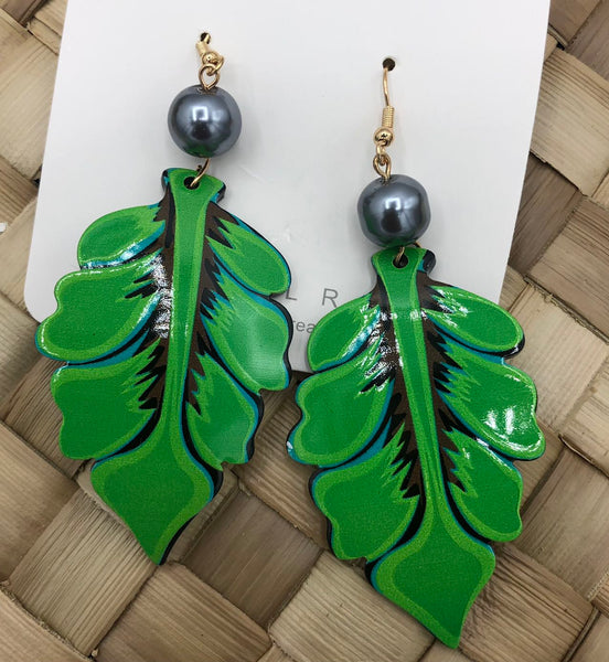 Leaves Samoan/Polynesian Design Earring with Black Pearl