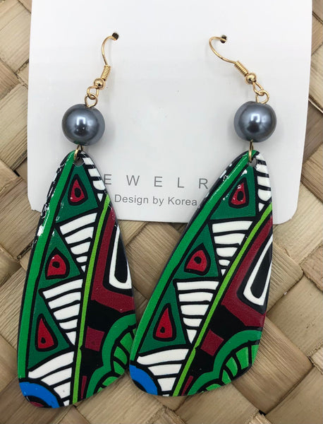 Samoan/Polynesian Dangle Earring with Black Pearl
